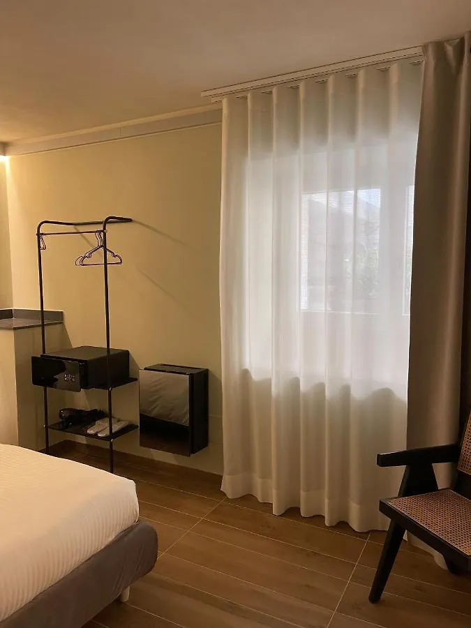 Raha Suites Syracuse Bed & Breakfast